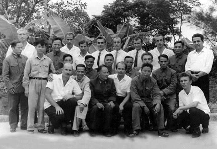 Nhóm chuyên gia quân sự Liên Xô thời Trung đoàn tên lửa 368 của QĐND Việt Nam