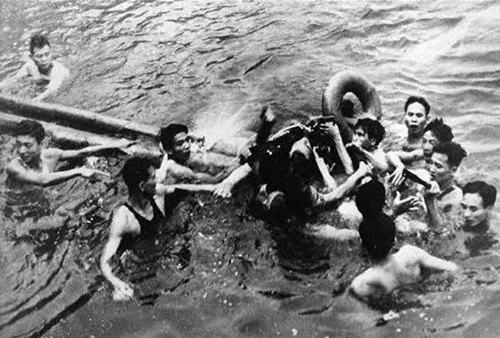 John McCain rơi xuống hồ Hà Nội ngày 06 tháng 10 năm 1967