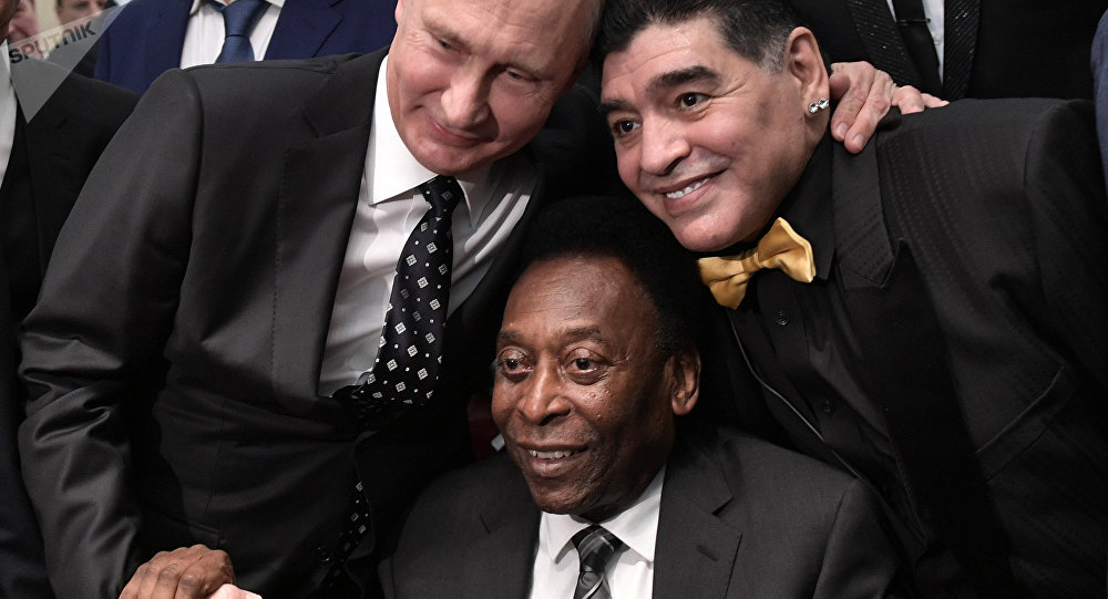 Ông Putin trò chuyện với Pele, Maradona và các ngôi sao bóng đá (Ảnh, video)