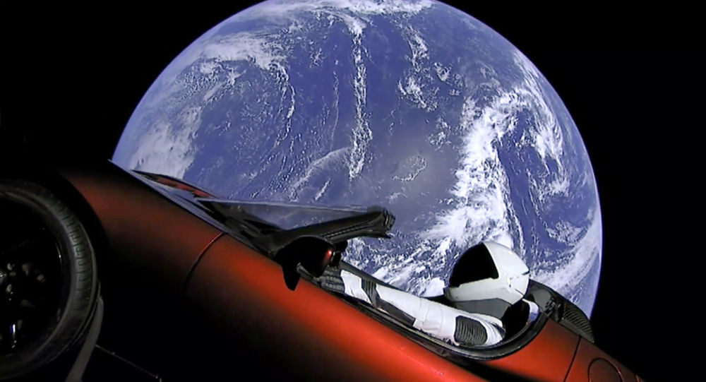 Chuyên gia tính toán xác suất ngẫu nhiên chiếc xe Tesla của Elon Musk rơi xuống Trái đất