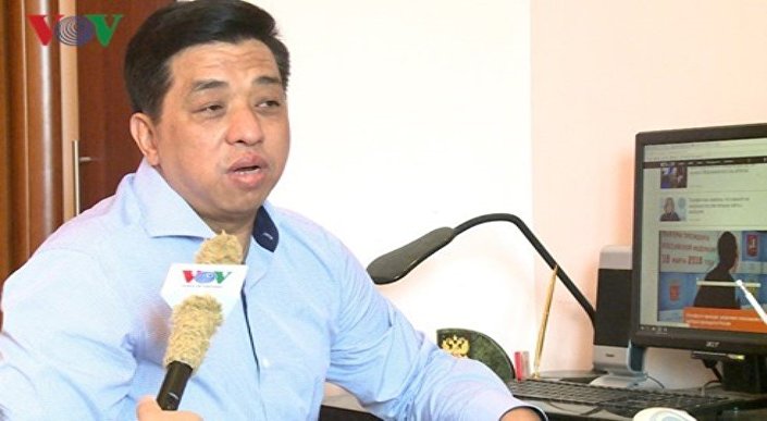 Ông Trần Phú Thuận-Phó chủ tịch thường trực Hội người Việt Nam tại LB Nga trả lời PV .