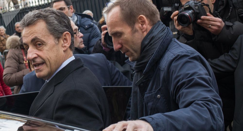 Cựu Tổng thống Pháp Nicolas Sarkozy bị tạm giam